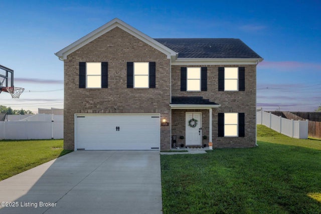 146 Spring Lake Ln, Louisville