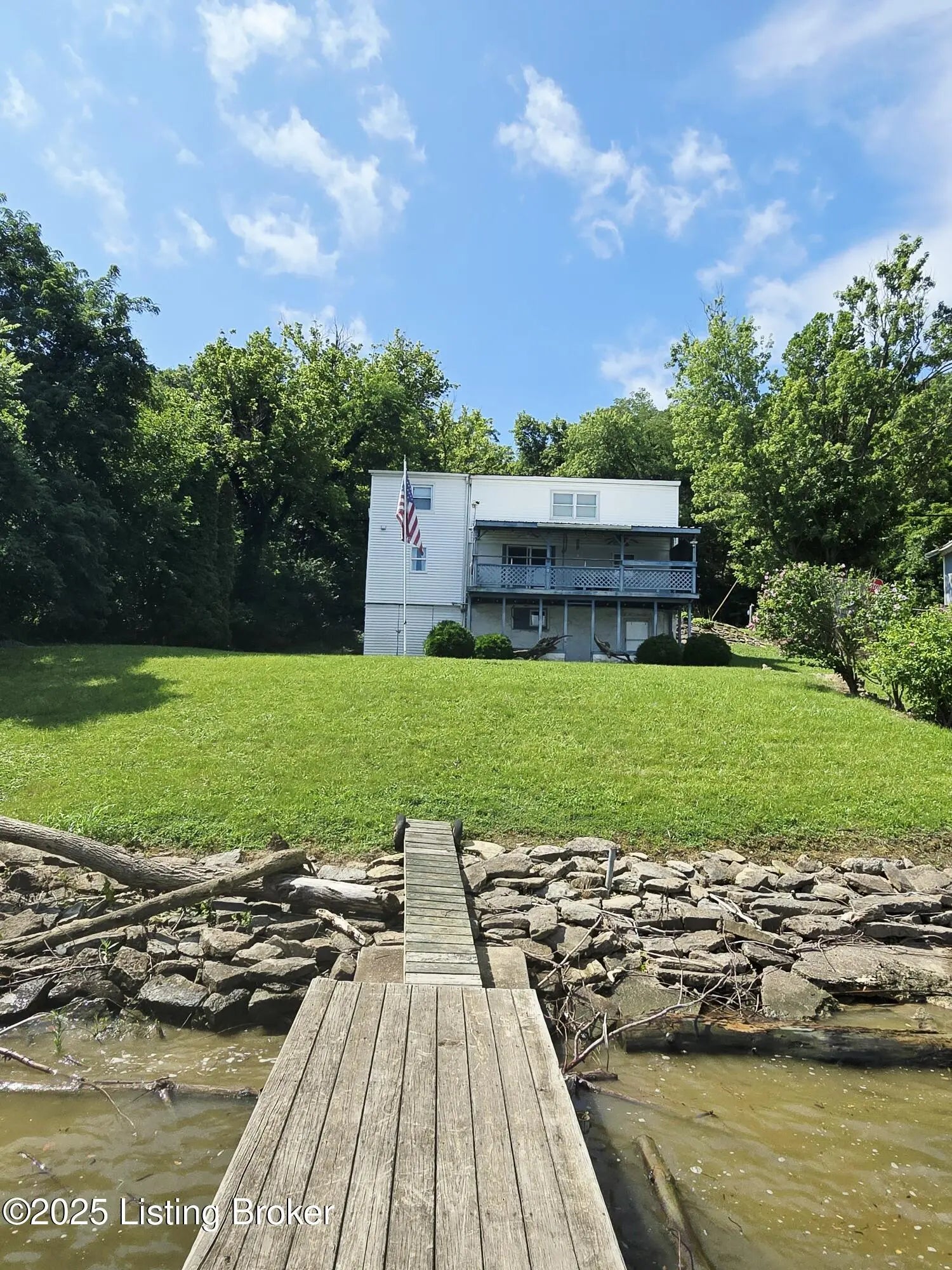 Photo of Listing #1692747