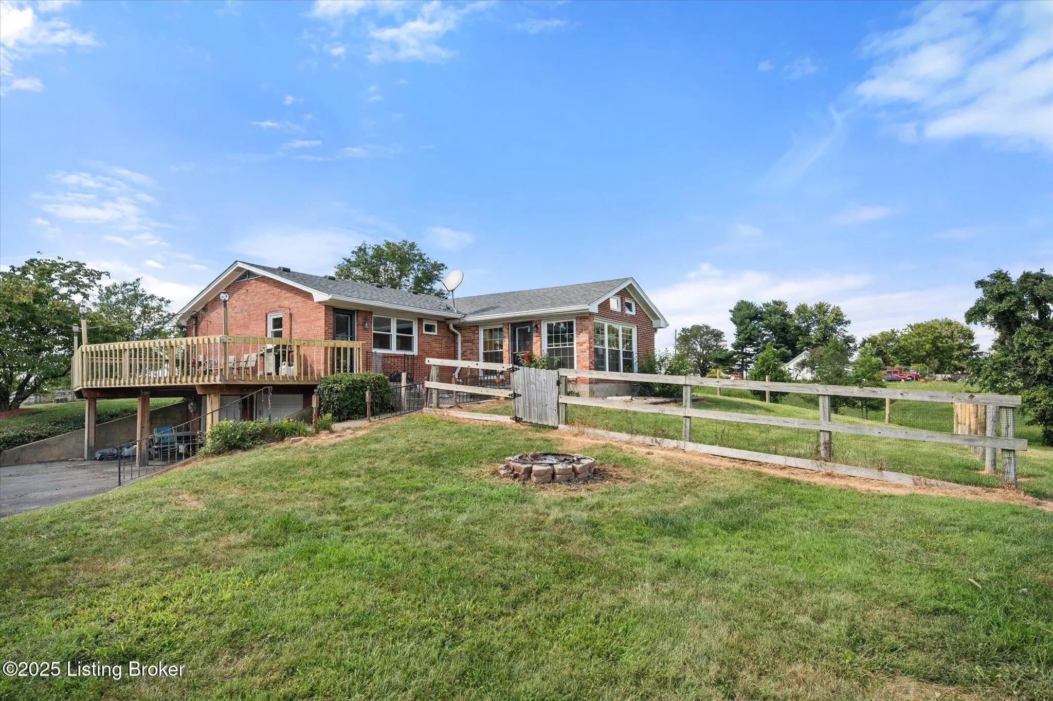 Photo of Listing #1692611