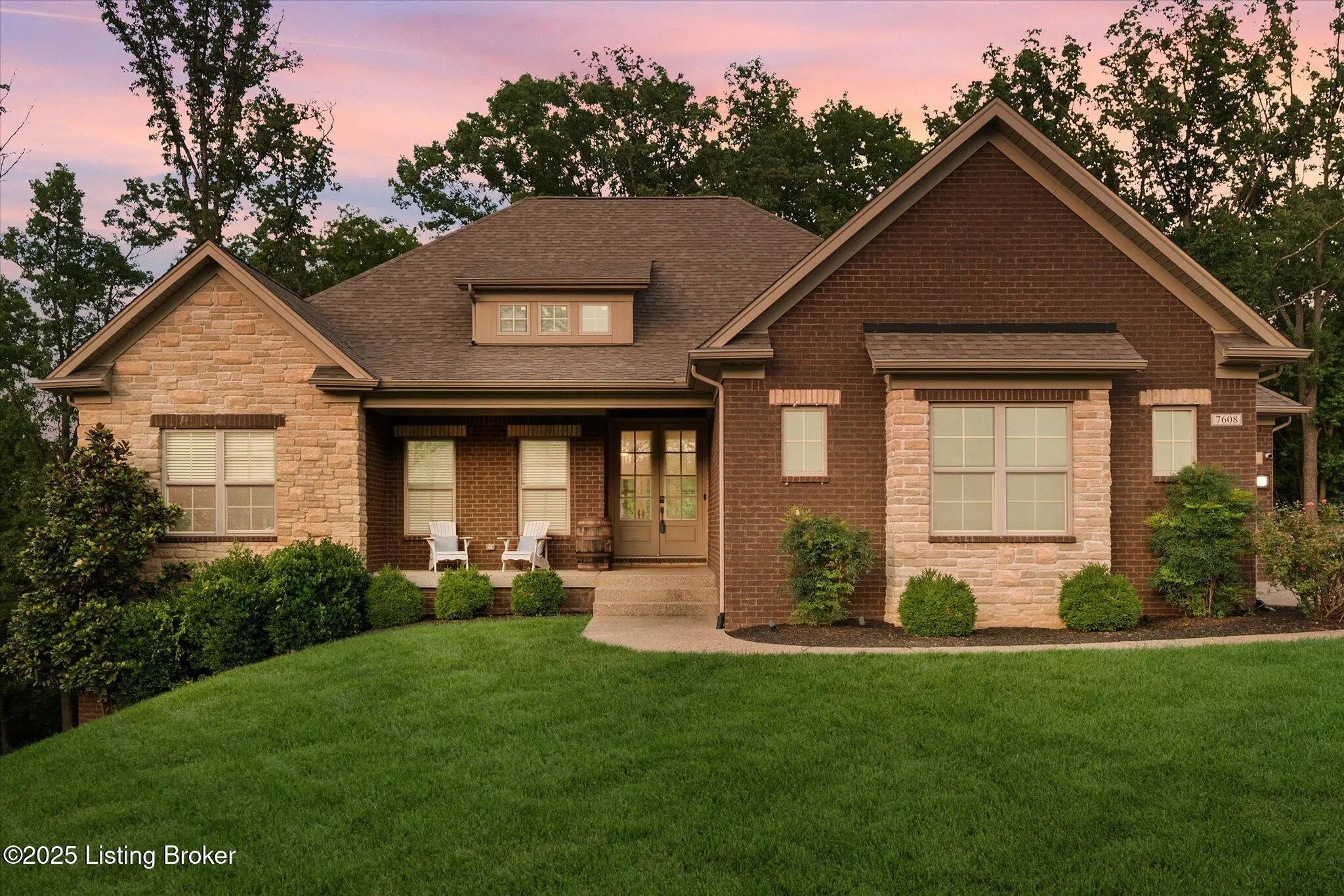 Photo of Listing #1692860