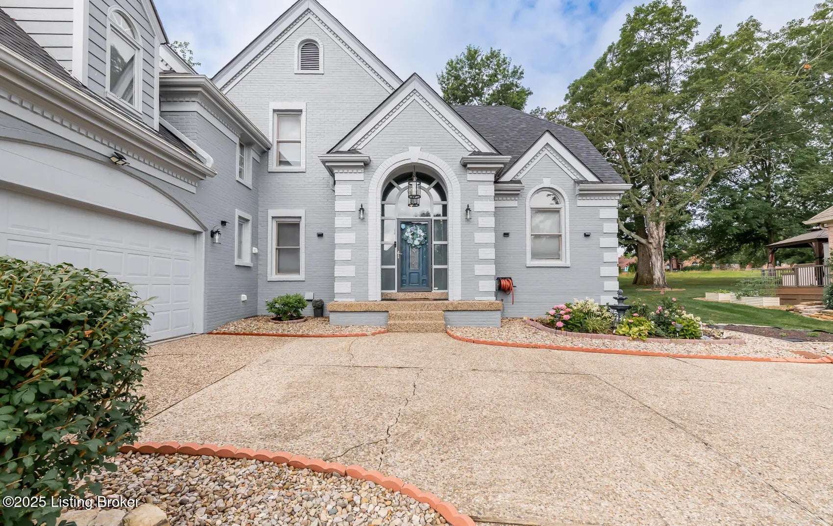 Photo of Listing #1693010