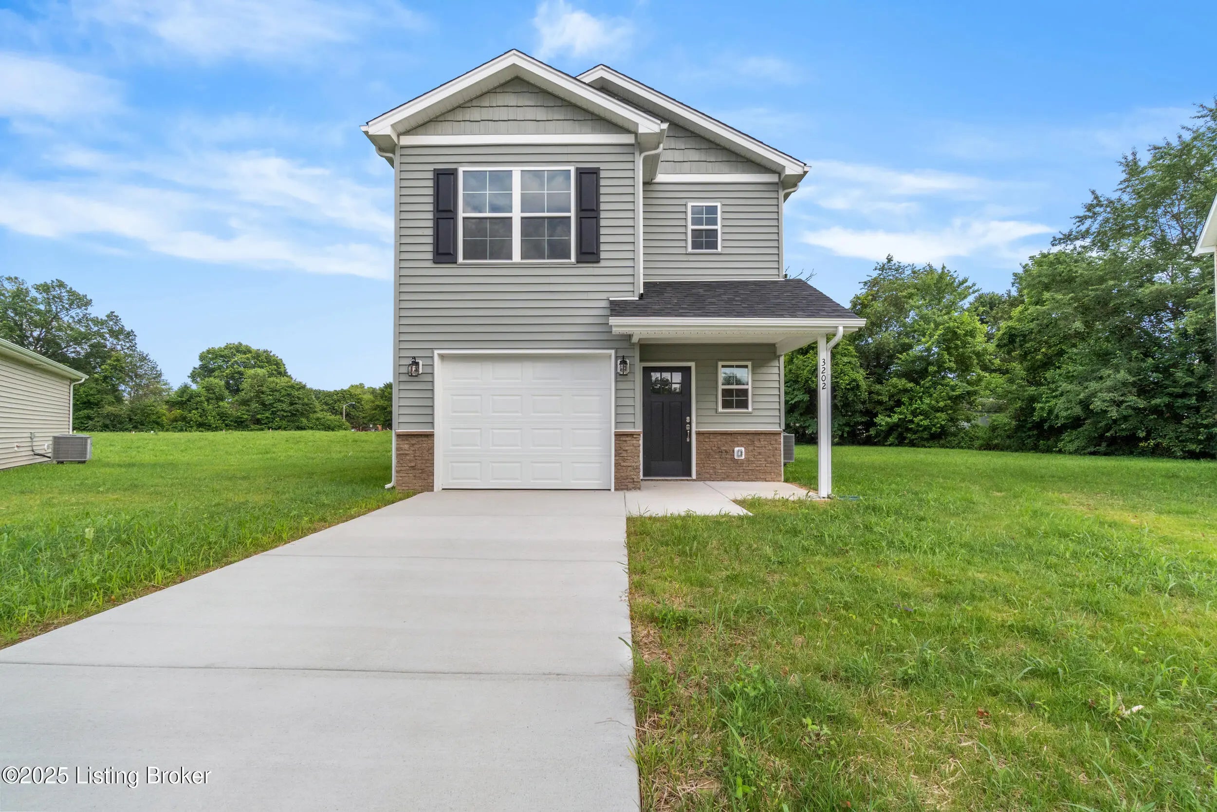 Photo of Listing #1693096