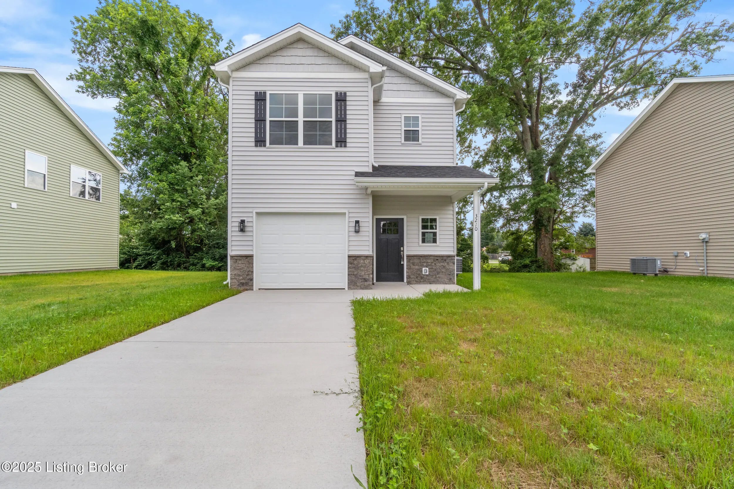 Photo of Listing #1693097