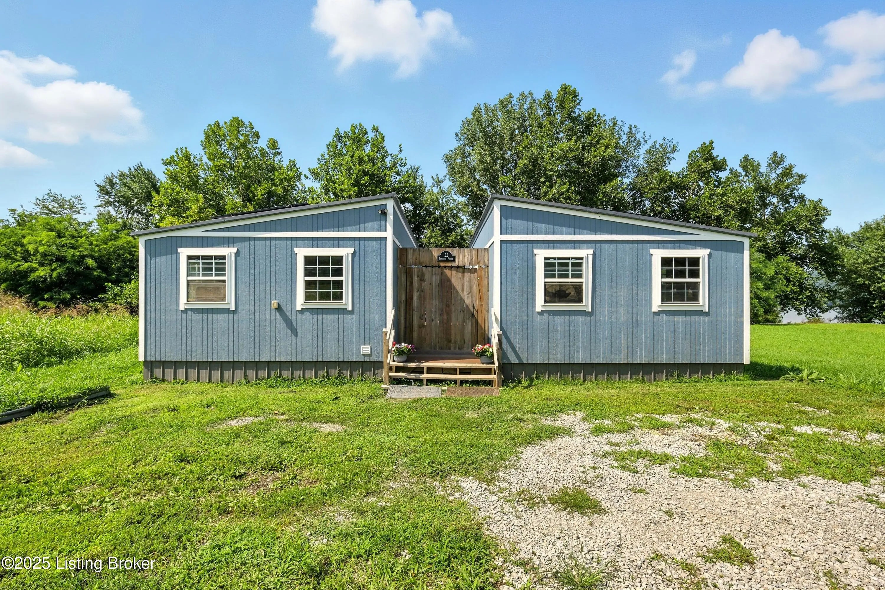 Photo of Listing #1693333