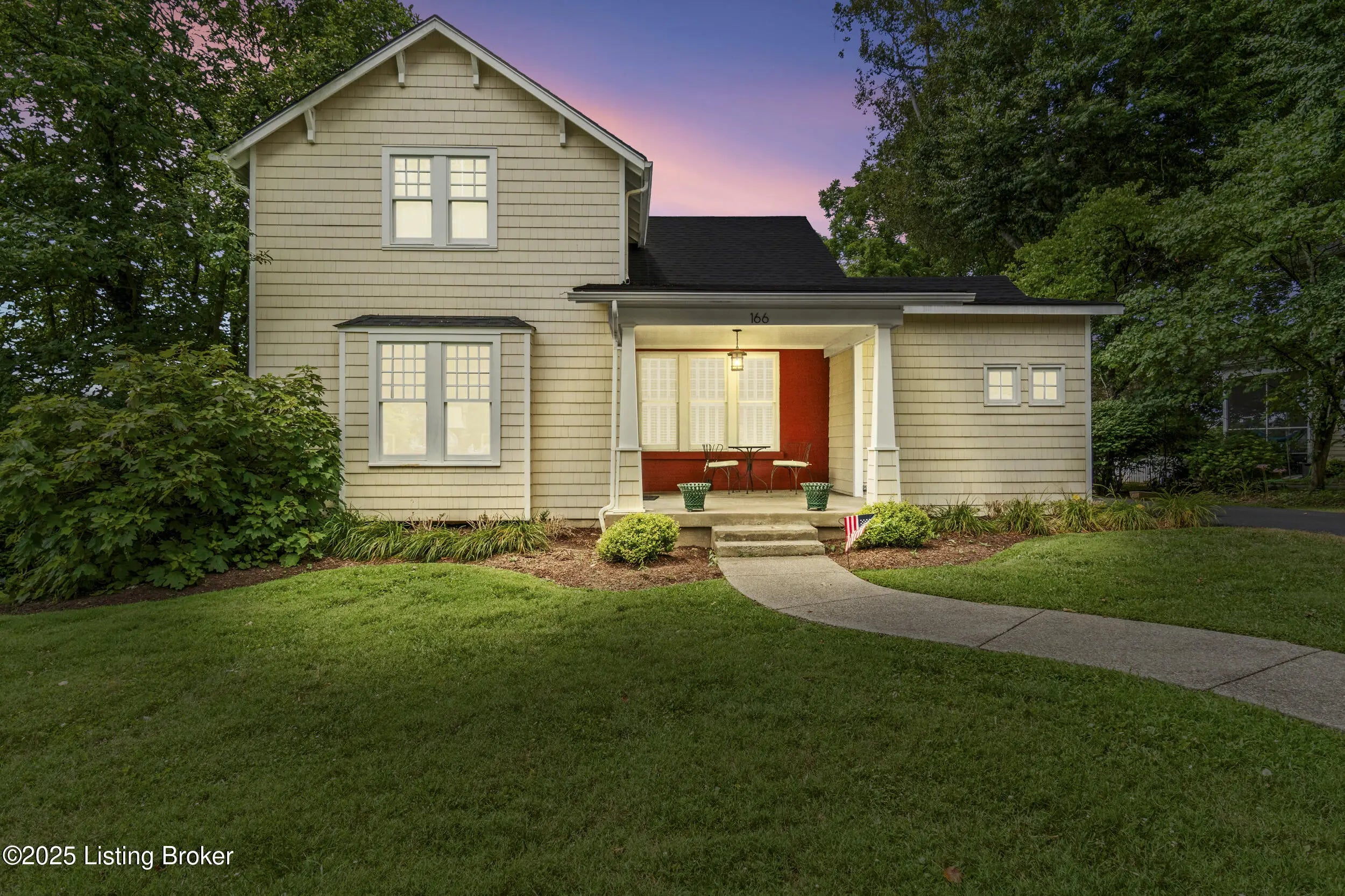 Photo of Listing #1693618