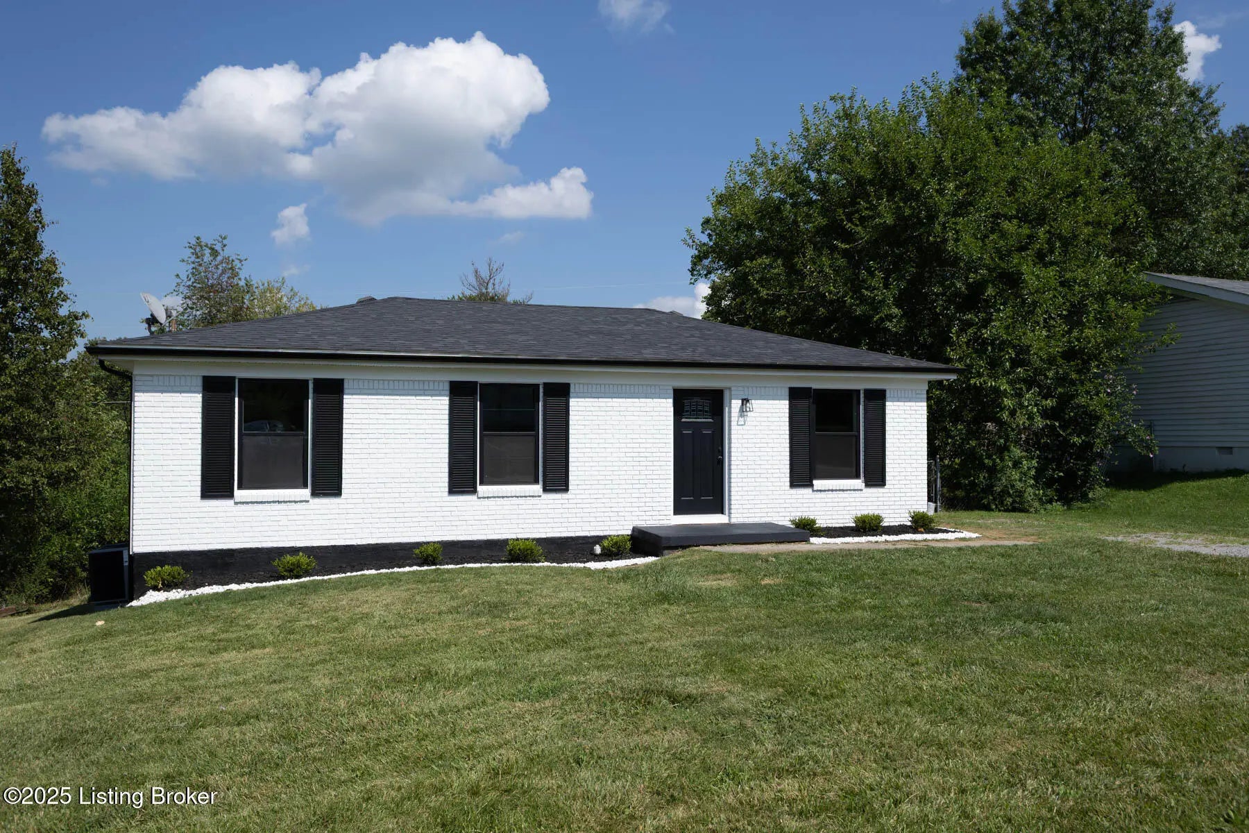 Photo of Listing #1693693