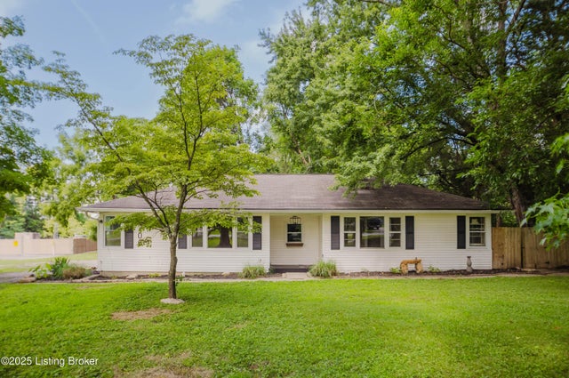 5206 S Watterson Trail, Louisville