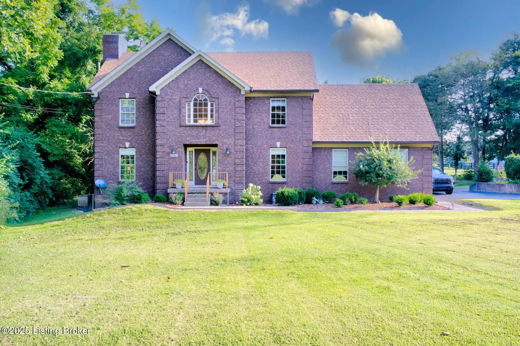 Photo of Listing #1693716