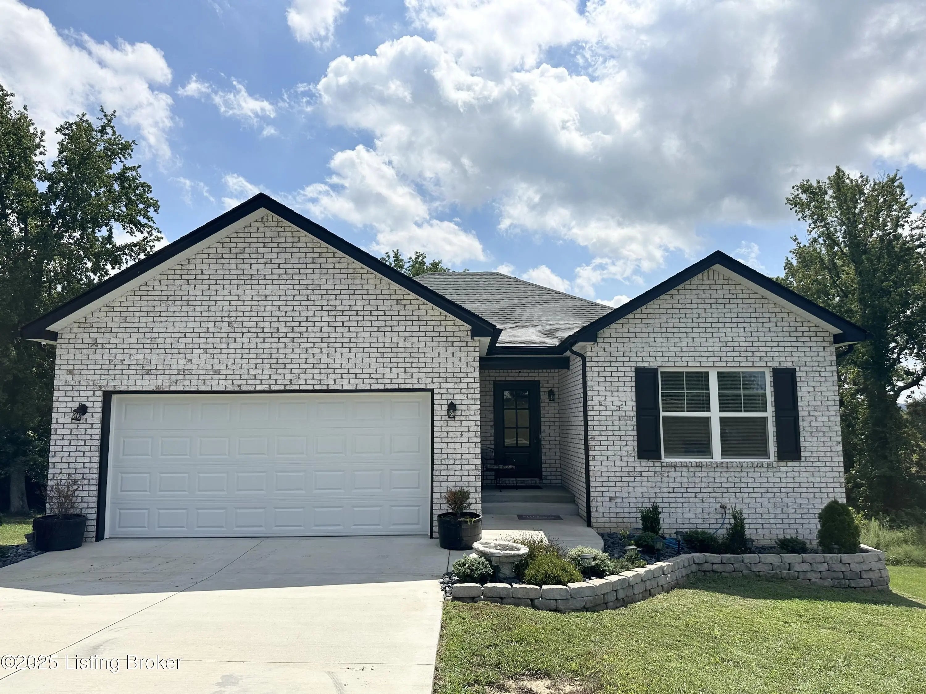 Photo of Listing #1693904