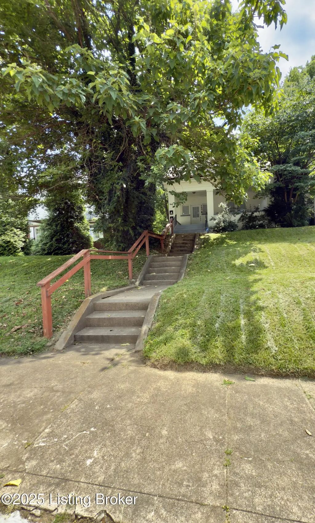 153 N Bellaire Ave, Louisville