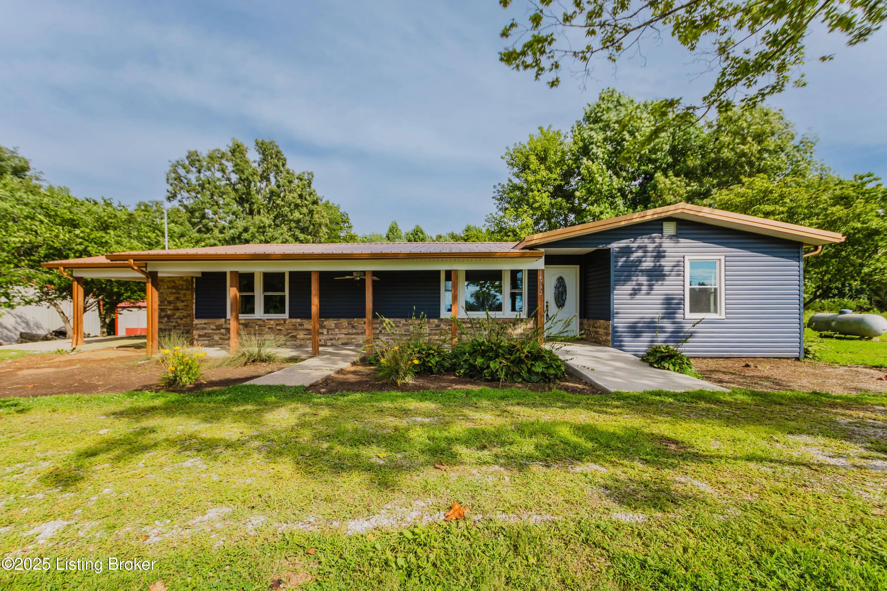 Photo of Listing #1694272