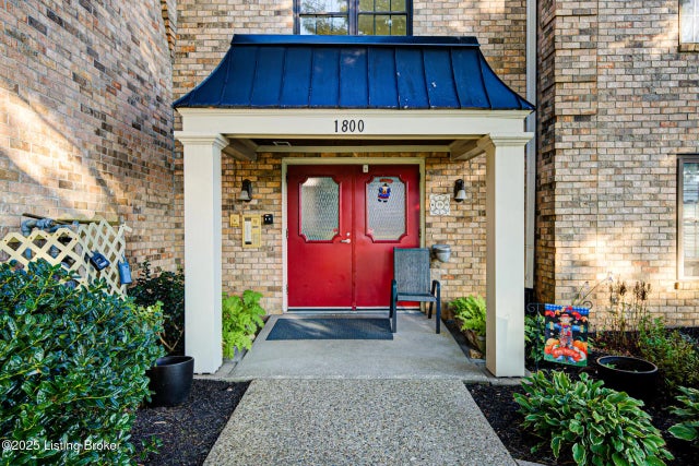 1800 Manor House Dr 207, Louisville