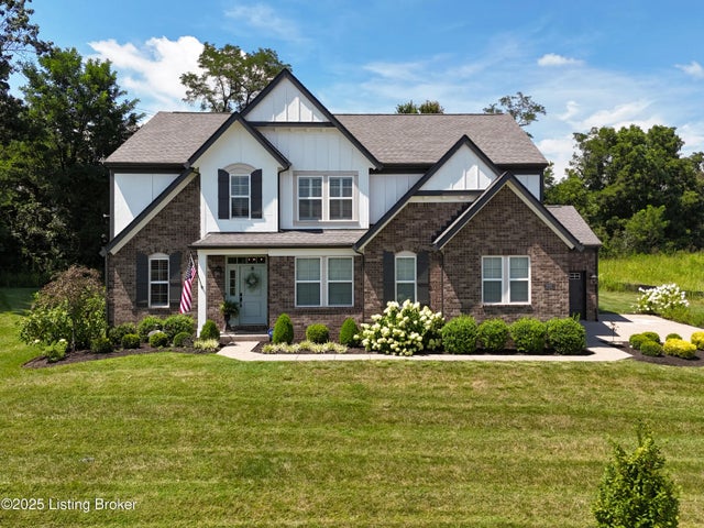 2002 N Beckley Station Rd, Louisville