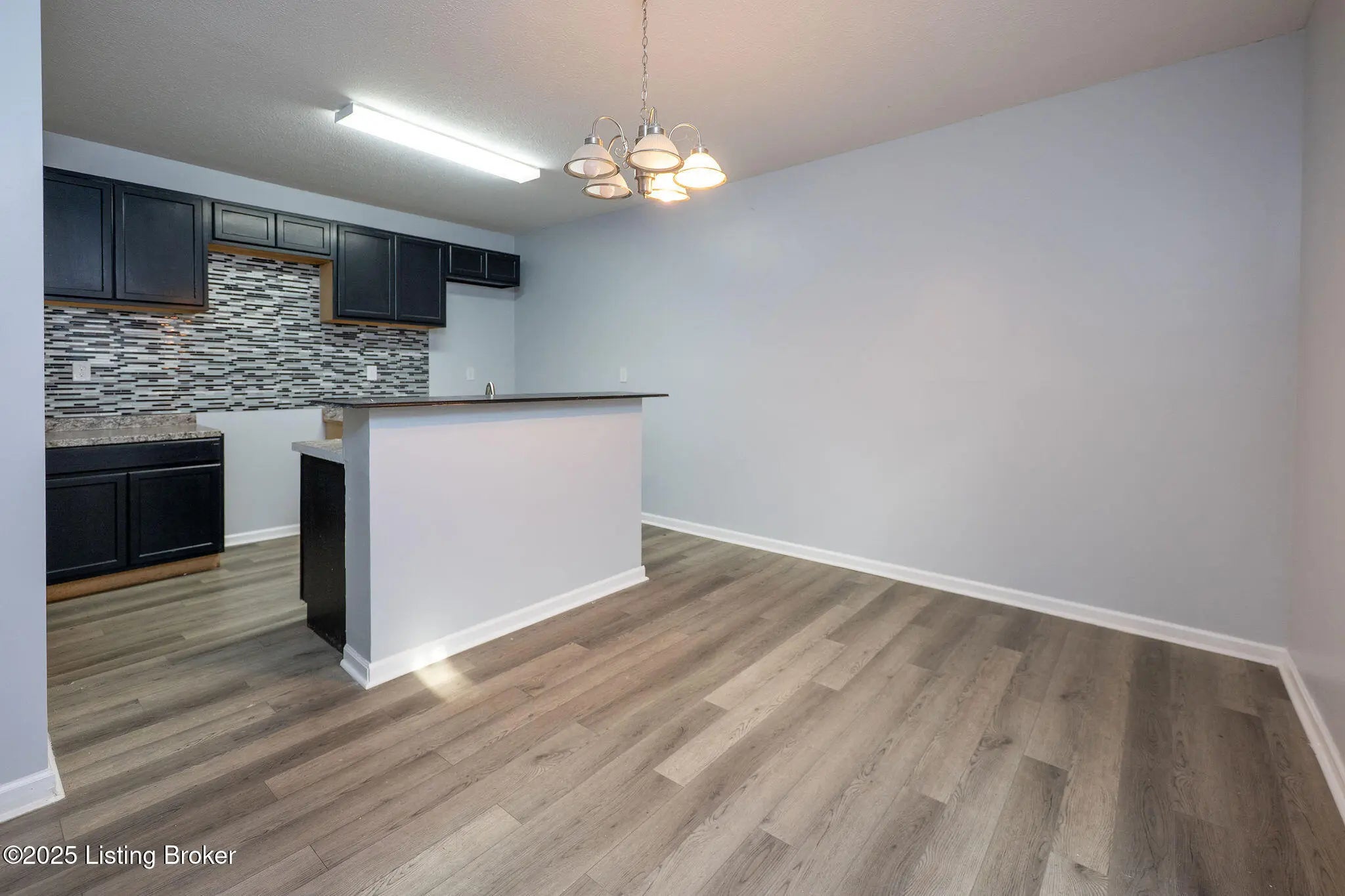 Photo of Listing #1694573