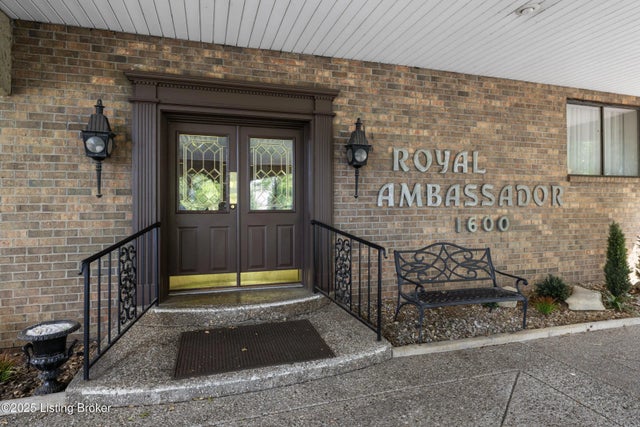 1600 Gardiner Ln 108, Louisville