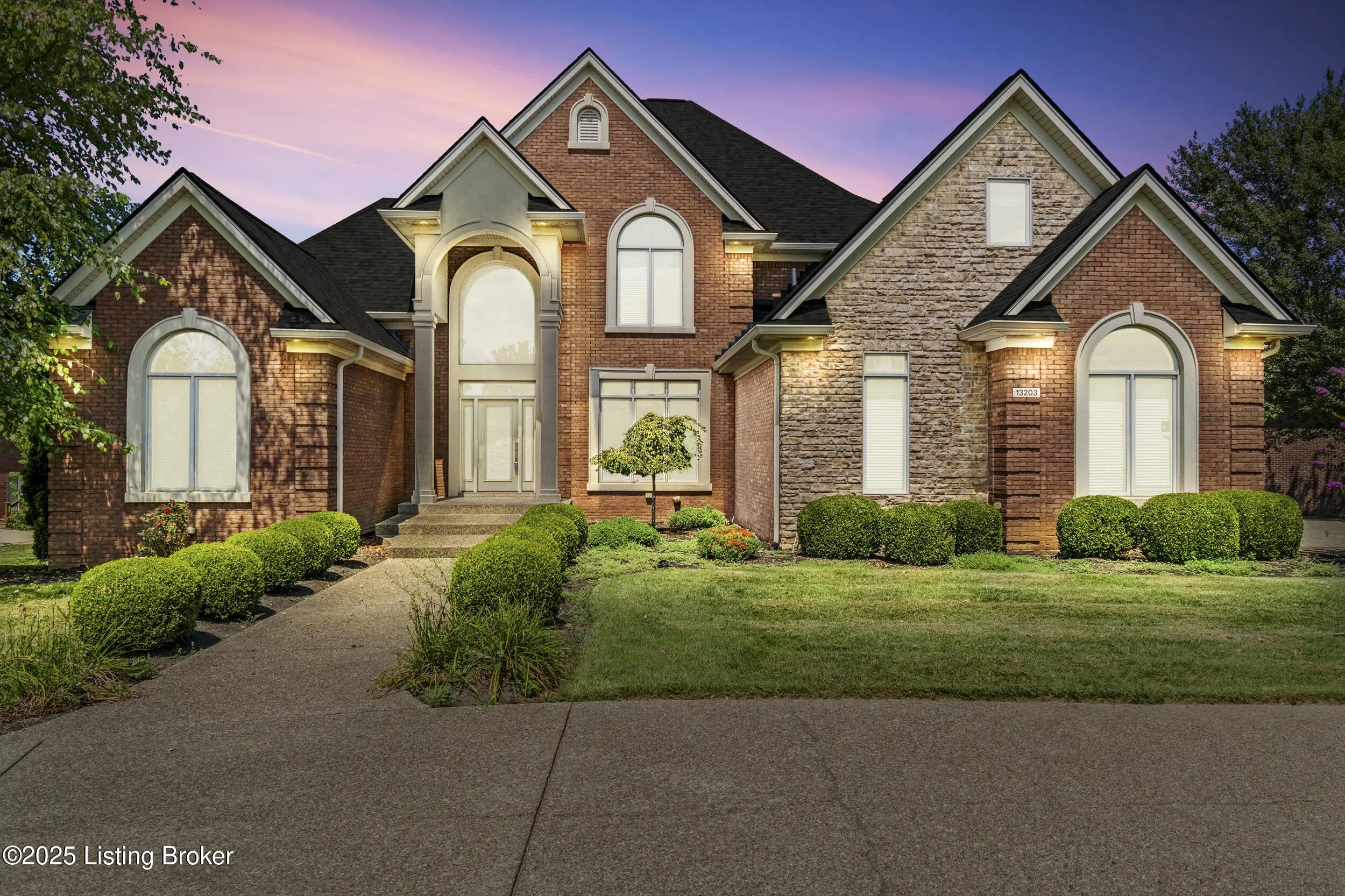 Photo of Listing #1694845