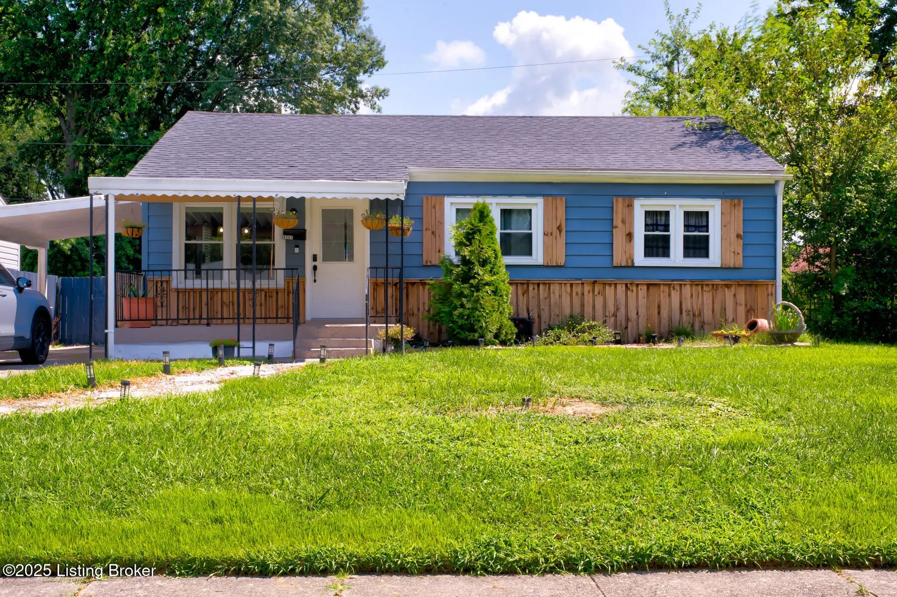 Photo of Listing #1694753