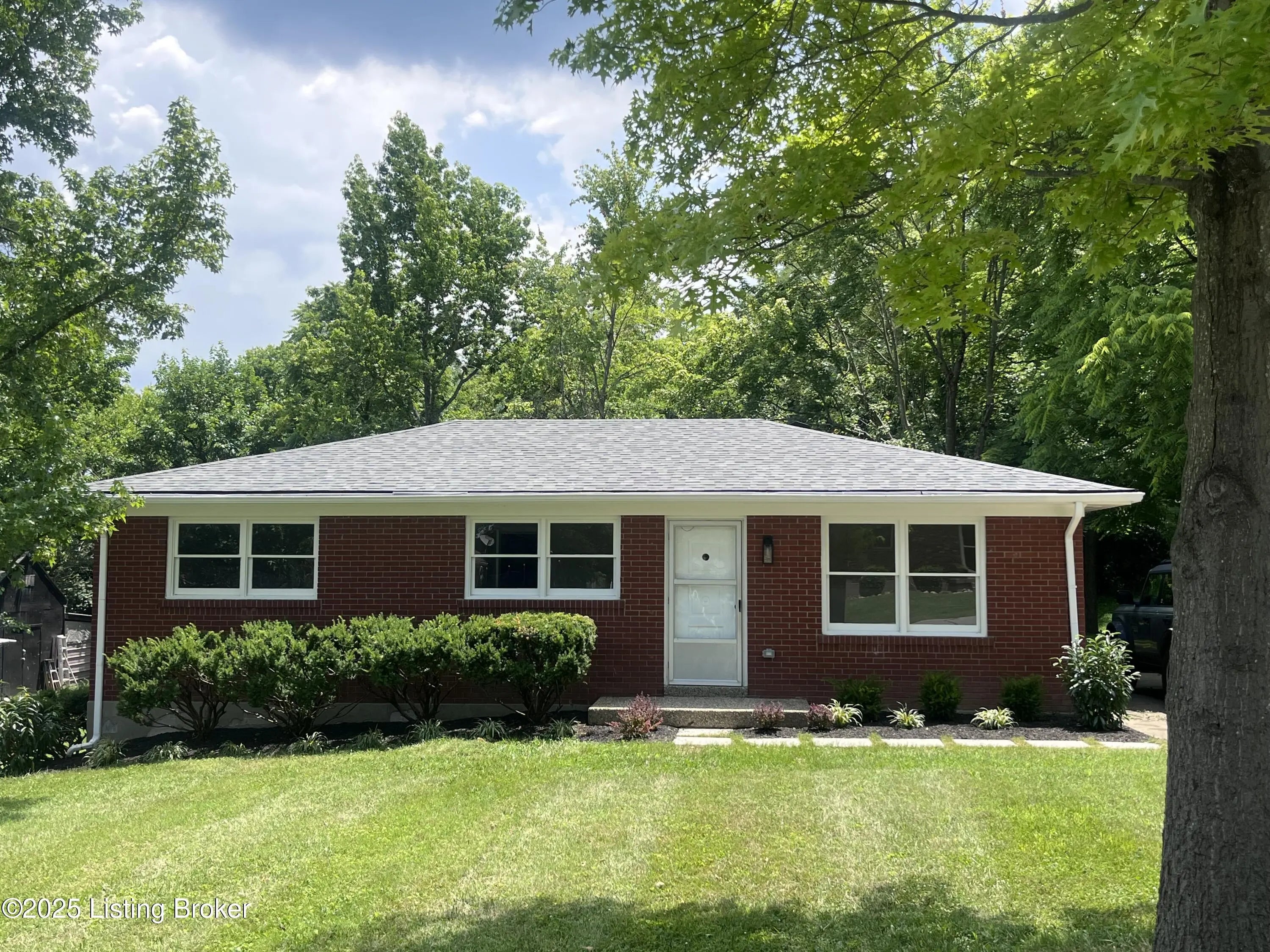 Photo of Listing #1694988