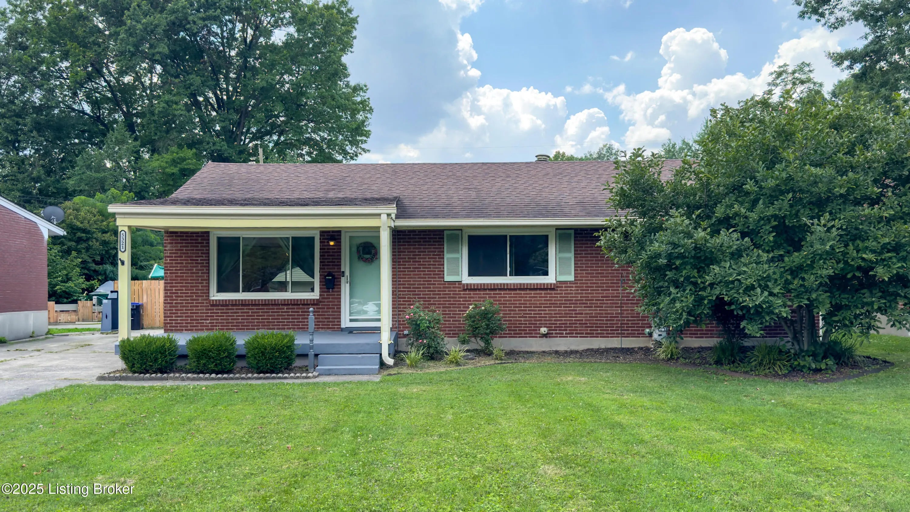 Photo of Listing #1694842