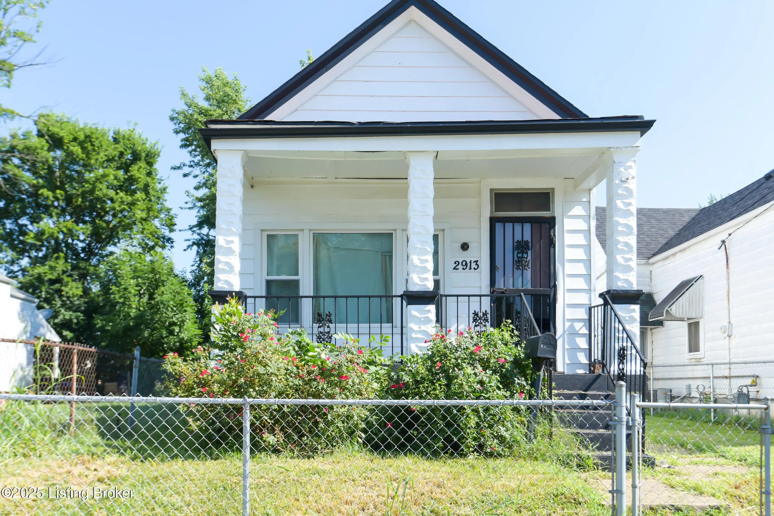 Photo of Listing #1695030