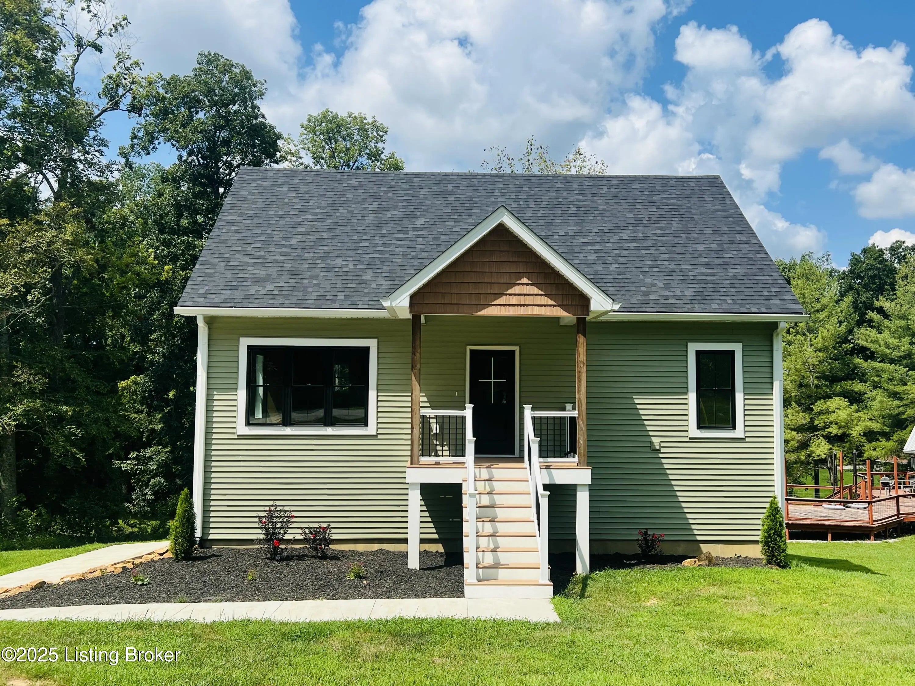 Photo of Listing #1694937