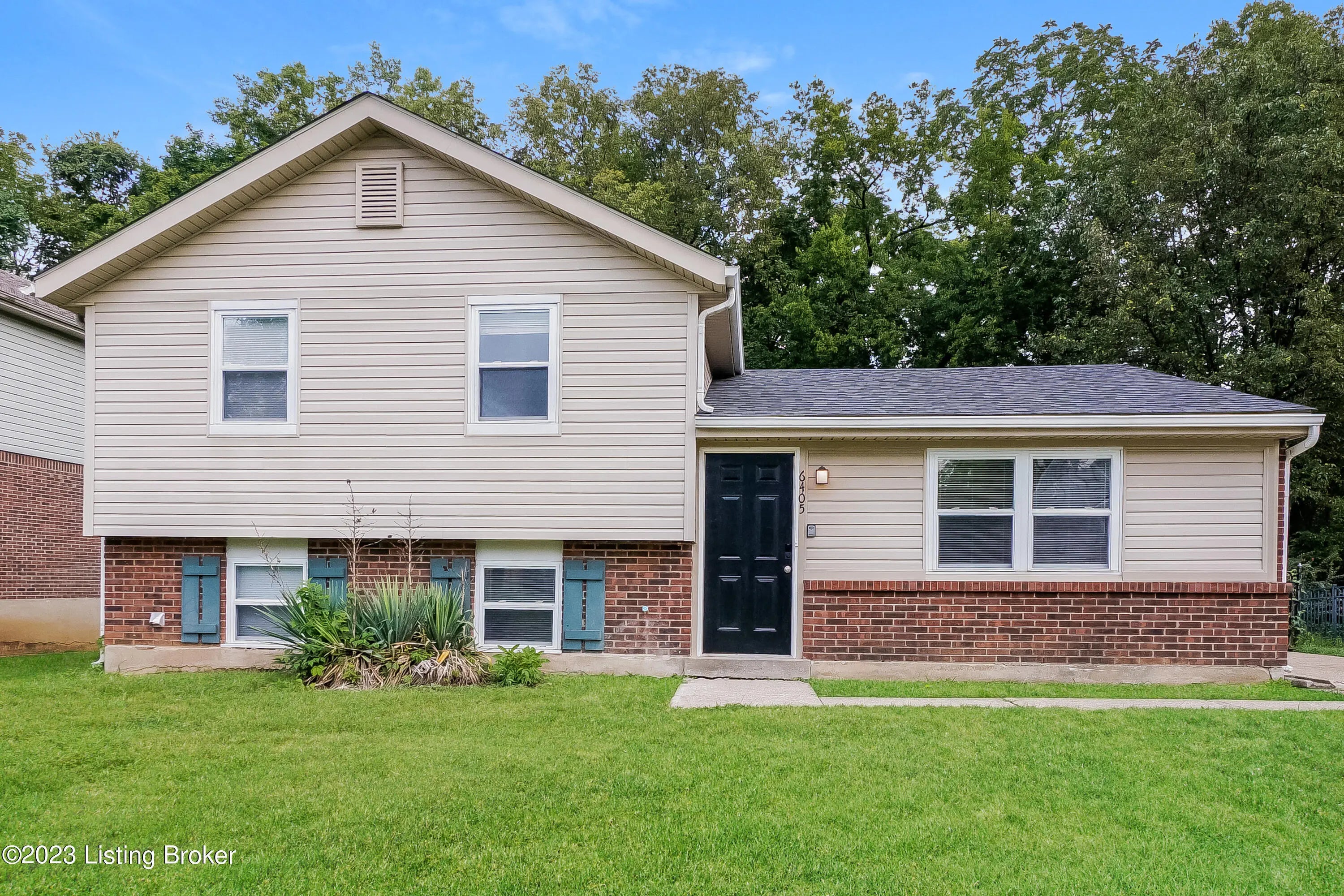 Photo of Listing #1695032