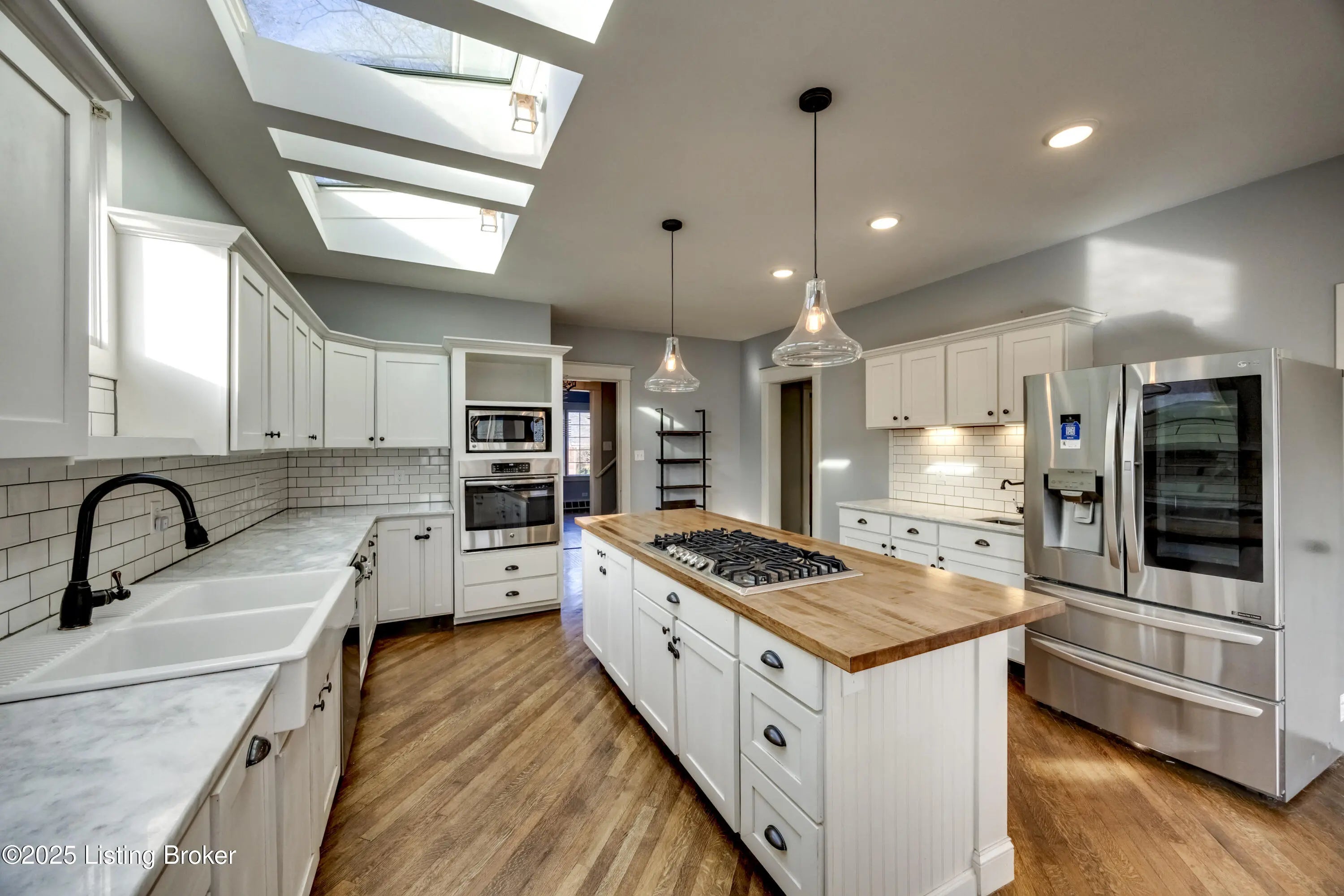 Photo of Listing #1695666