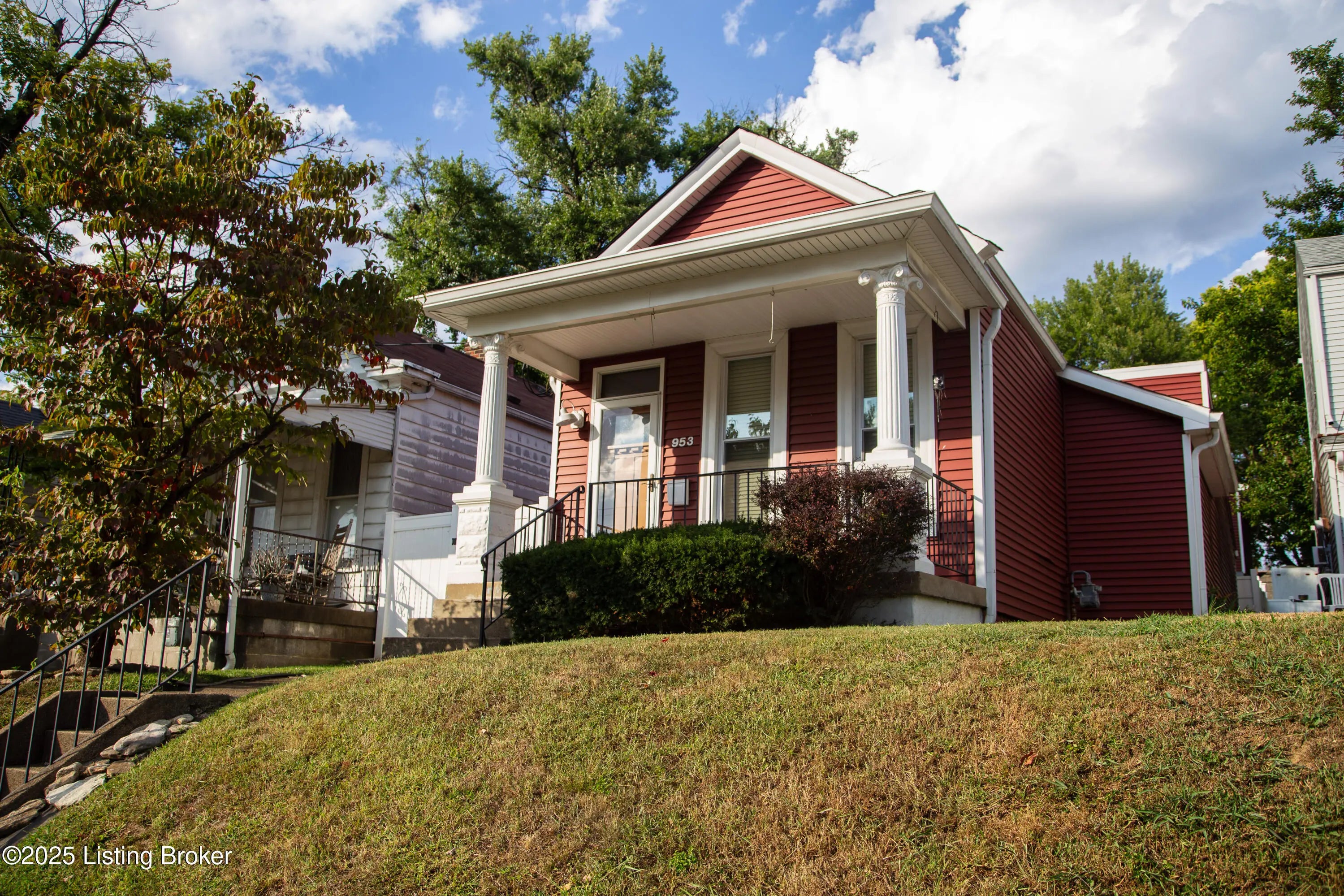 Photo of Listing #1697731