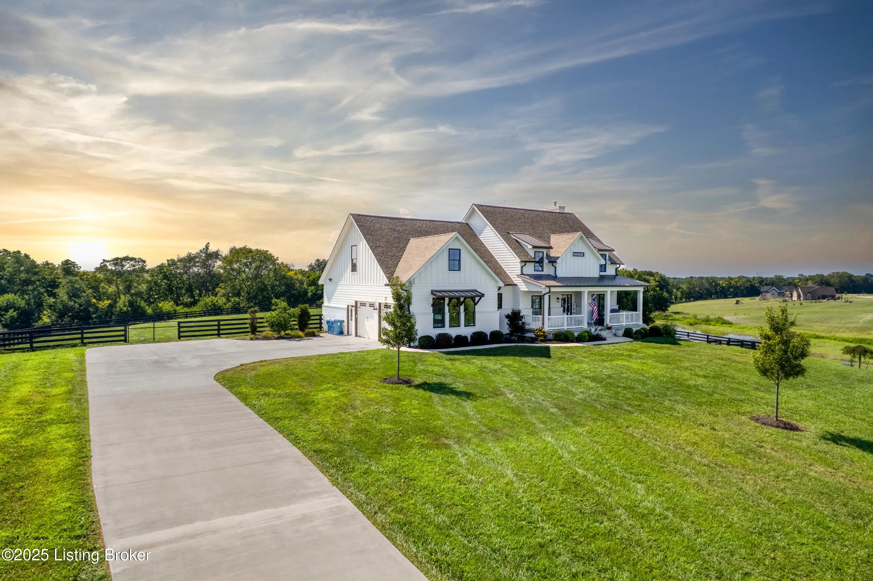 Photo of Listing #1695233