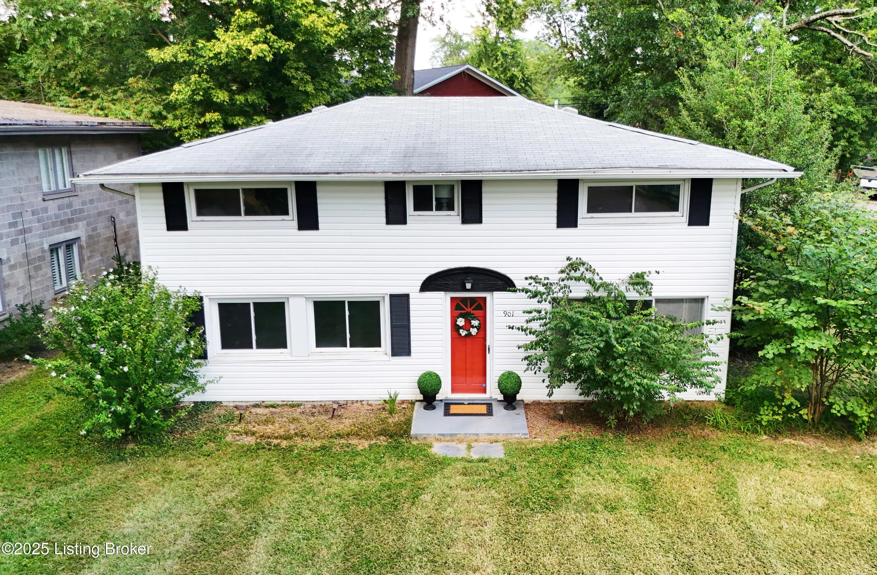 Photo of Listing #1695252