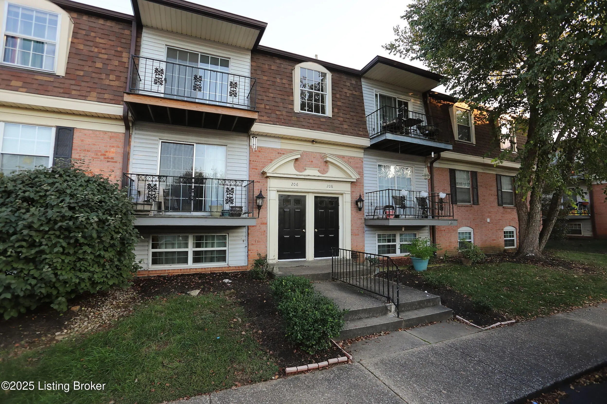 Photo of Listing #1699474