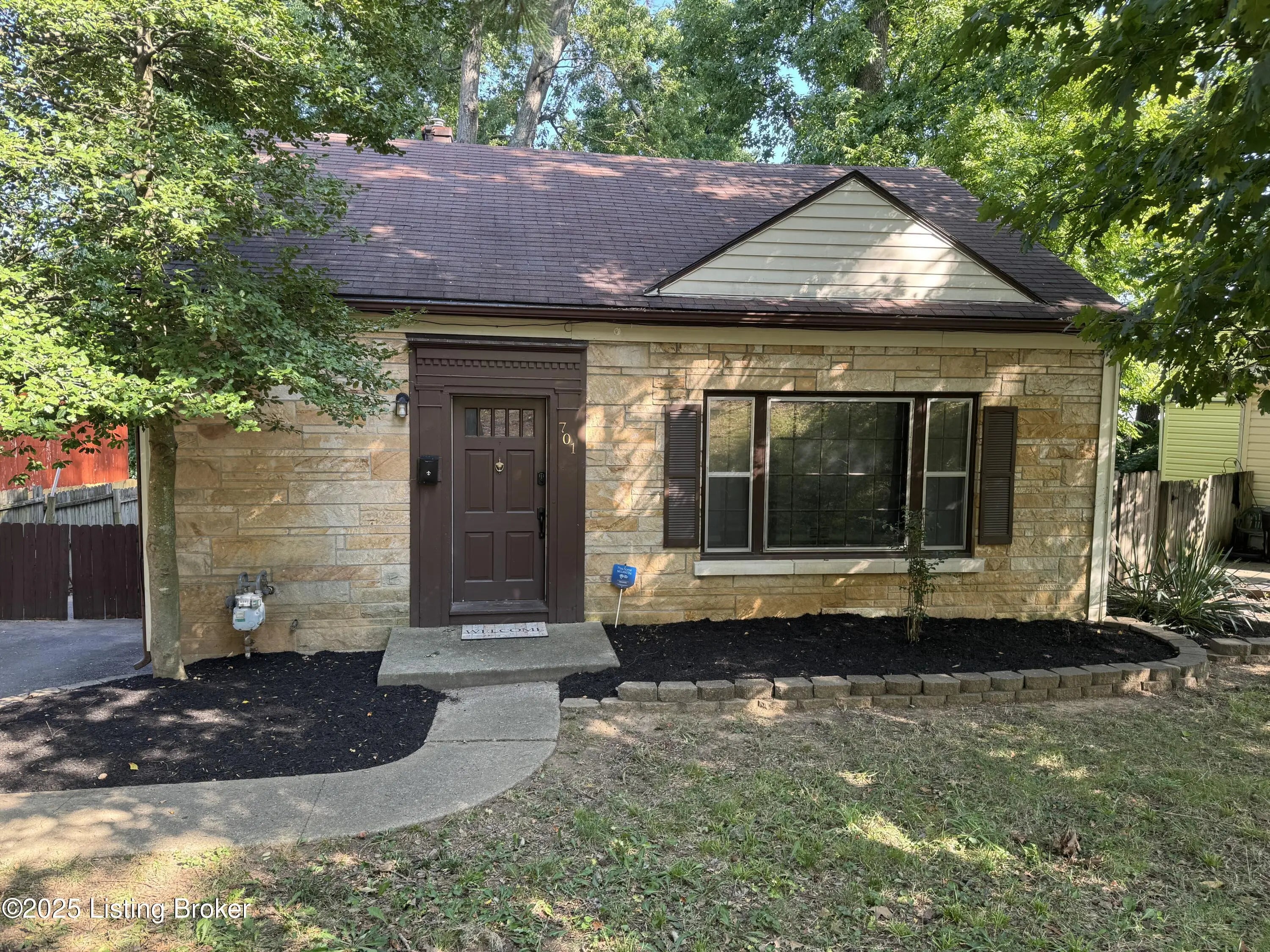 Photo of Listing #1695314