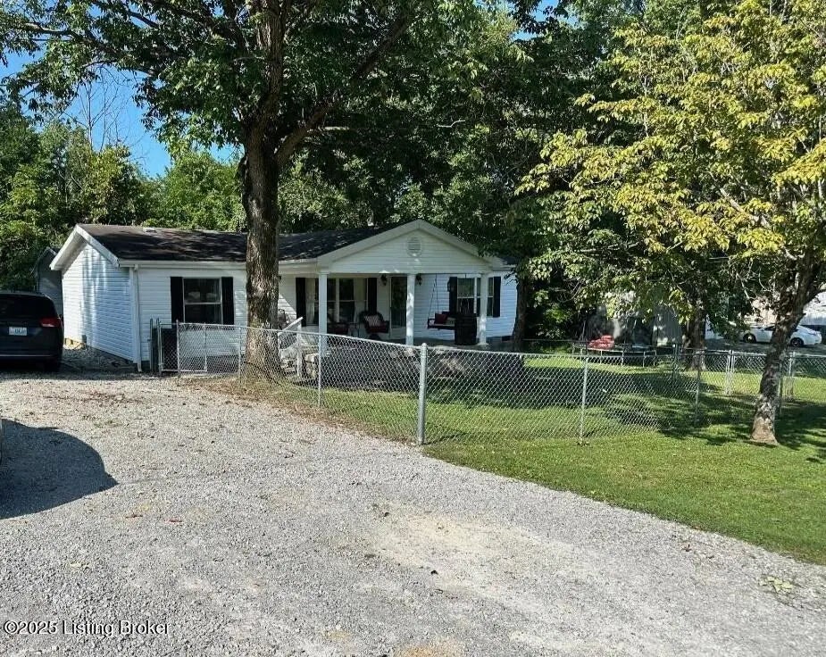 Photo of Listing #1695323