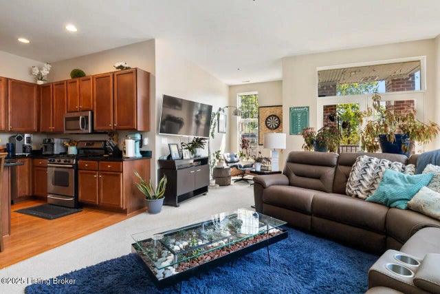 2011 Frankfort Ave 204, Louisville