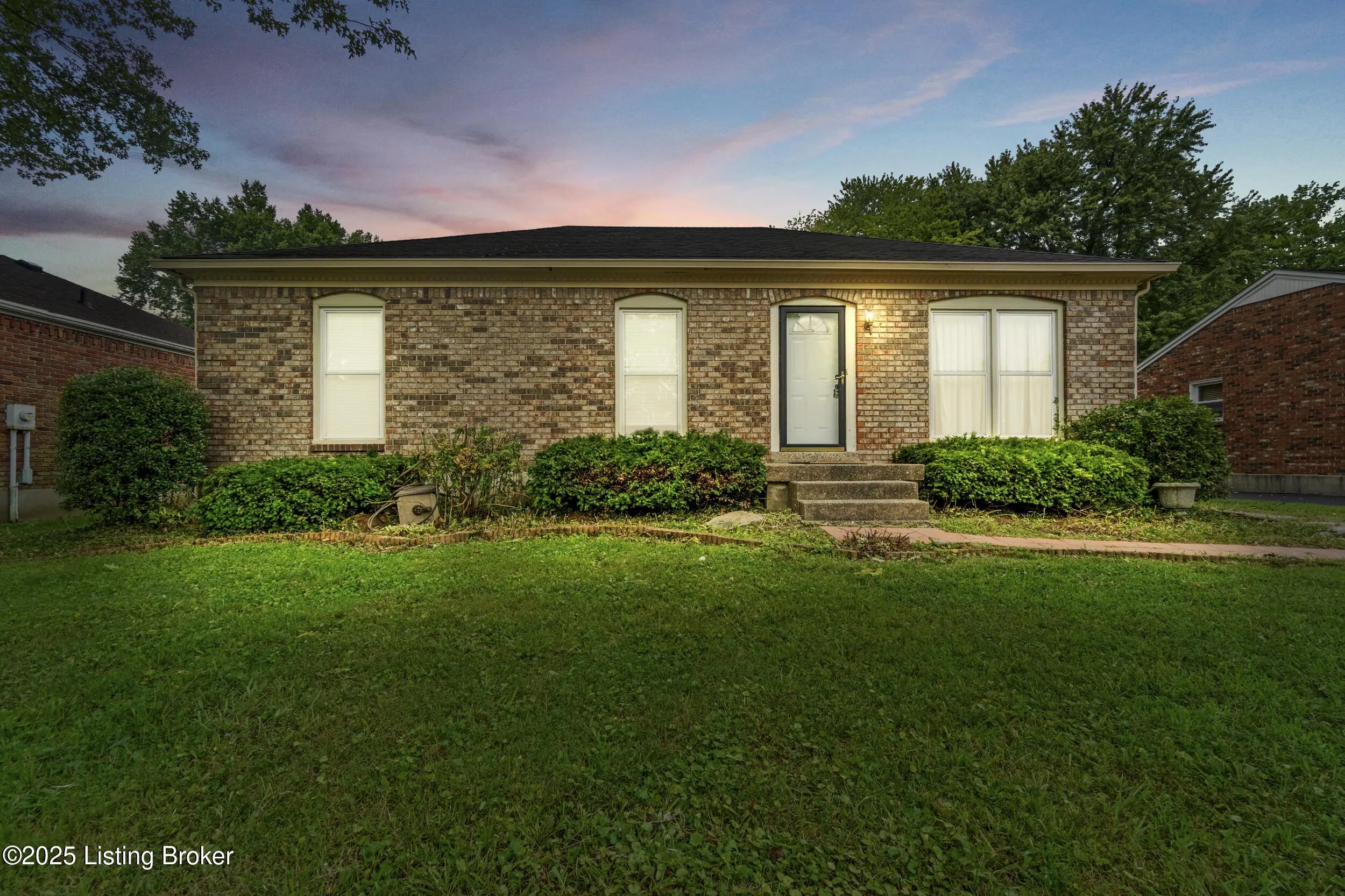 Photo of Listing #1696024