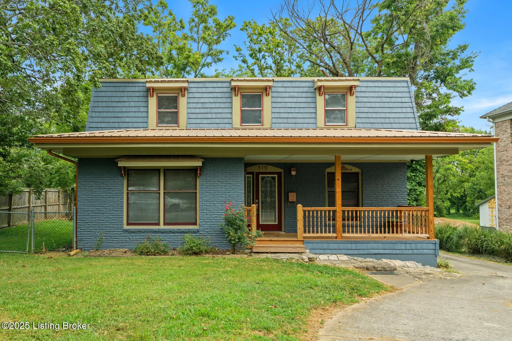 Photo of Listing #1695869