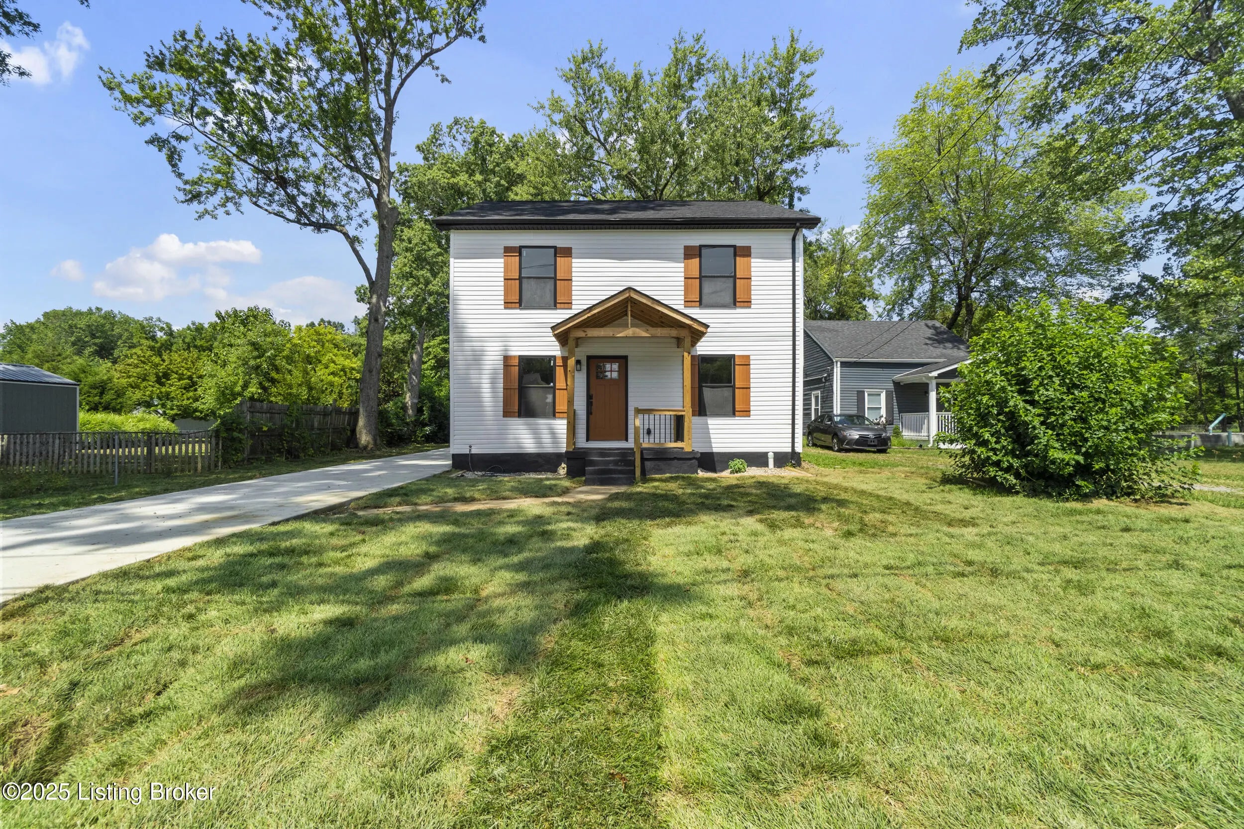 Photo of Listing #1696373