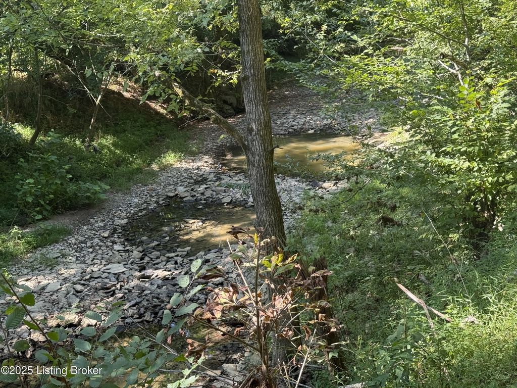 1590 Crooked Creek Rd, Lawrenceburg