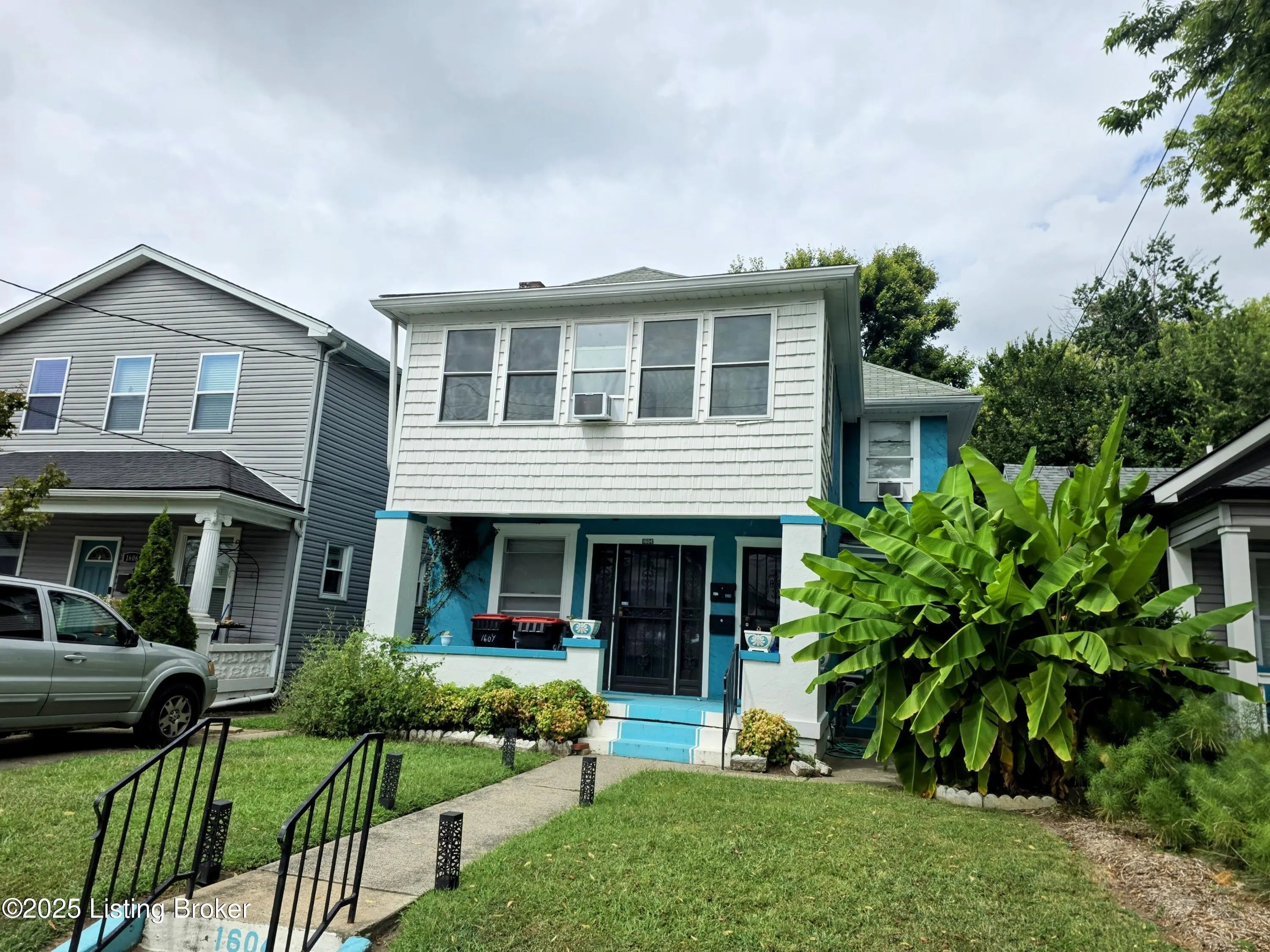 Photo of Listing #1695998