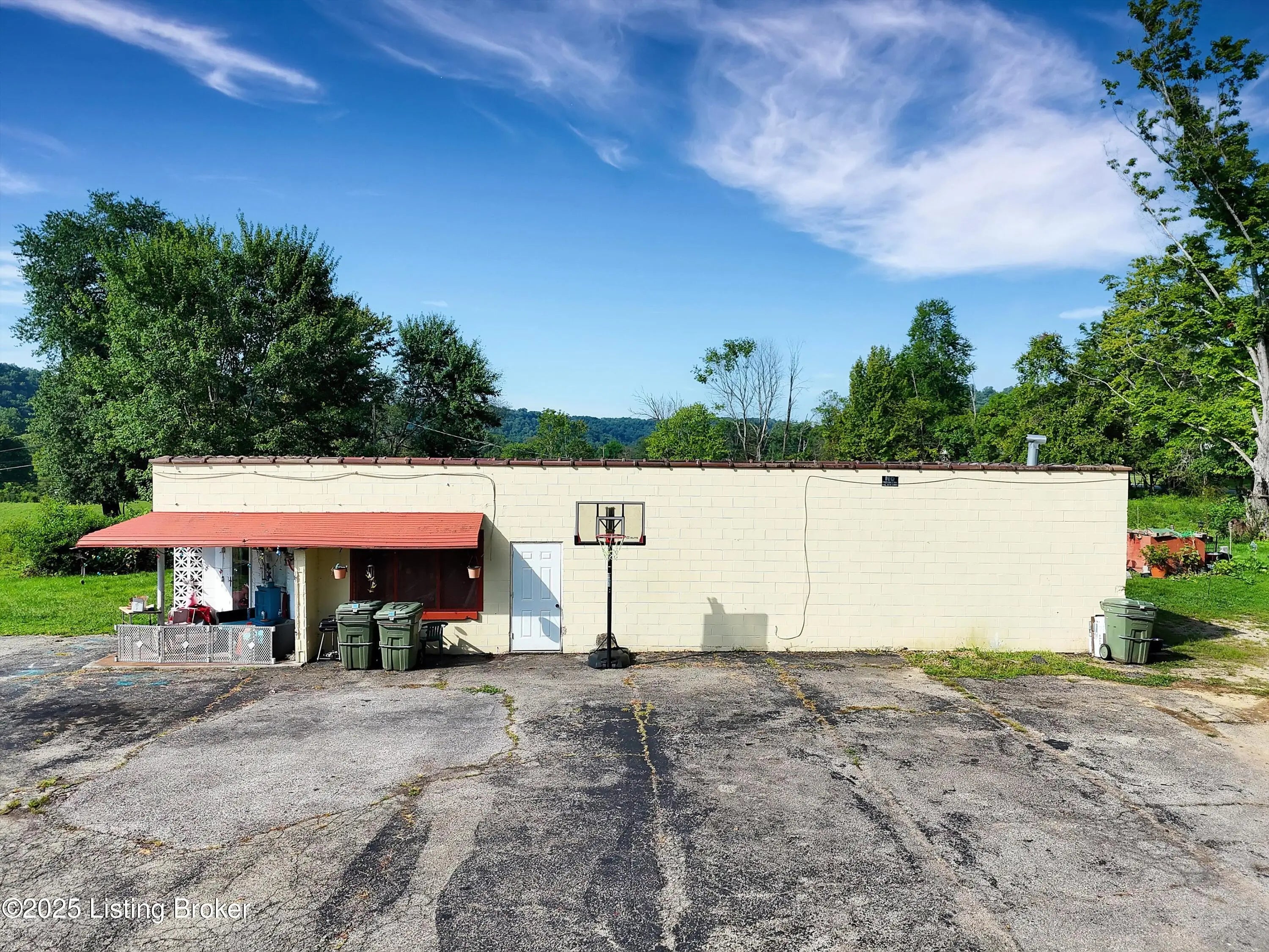 Photo of Listing #1695811