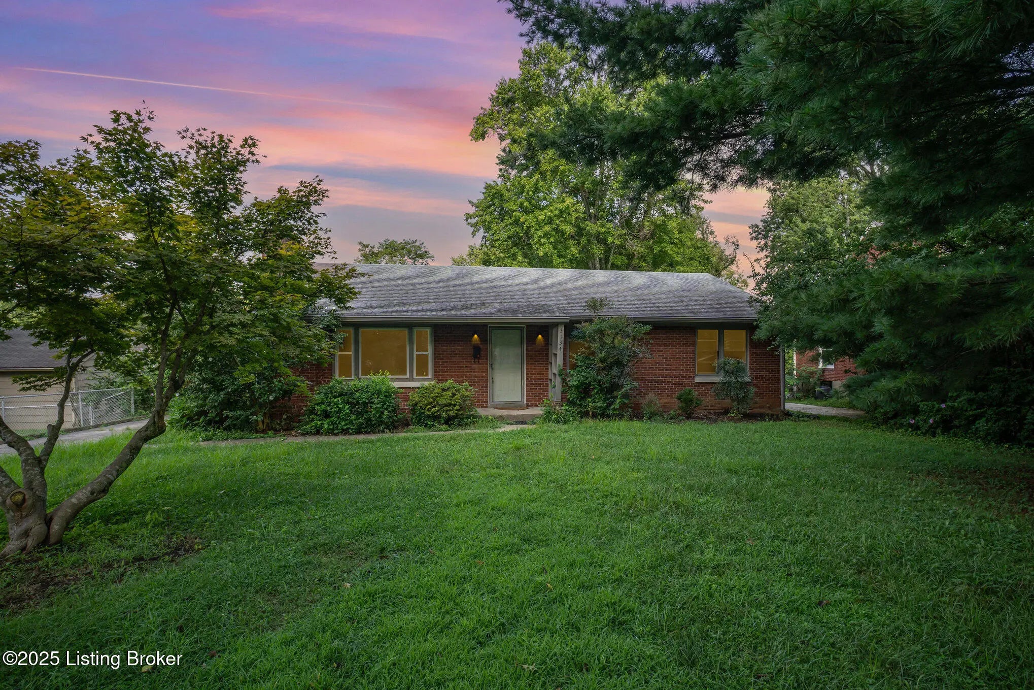 Photo of Listing #1695832