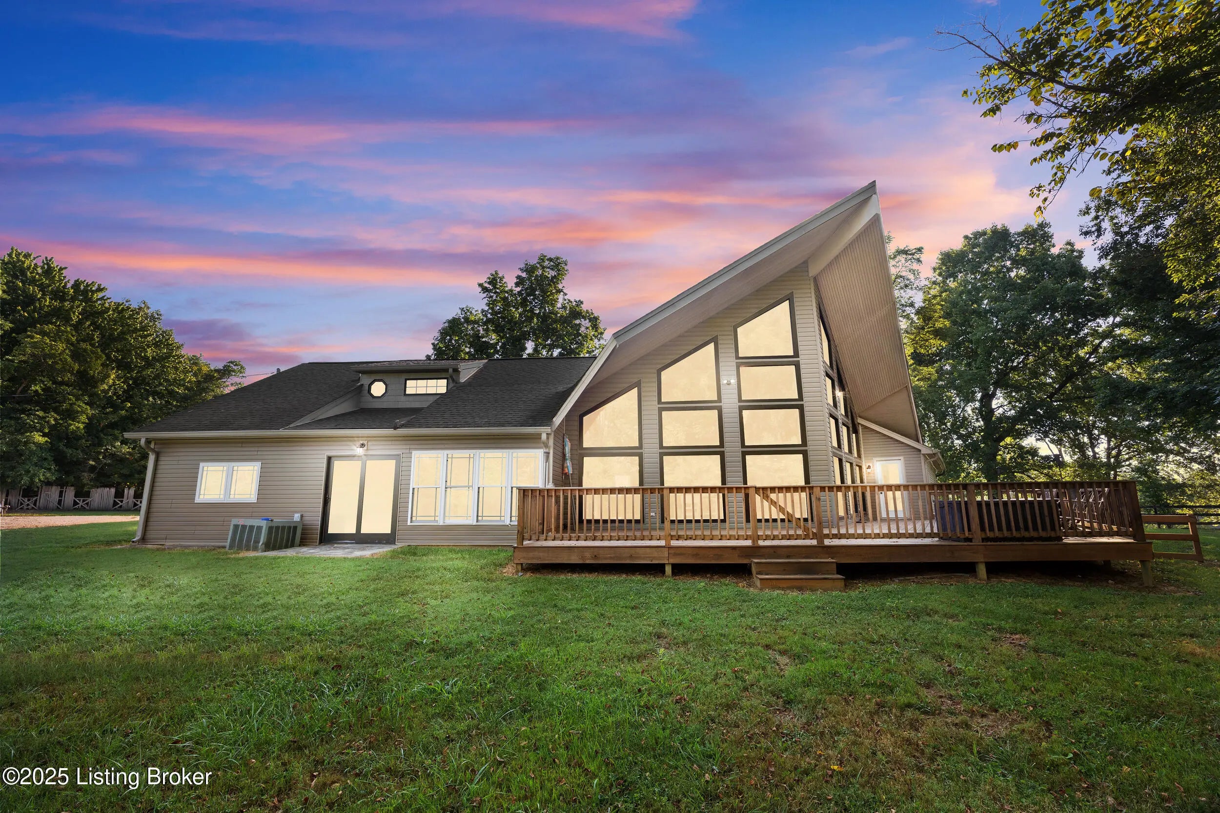 Photo of Listing #1695973