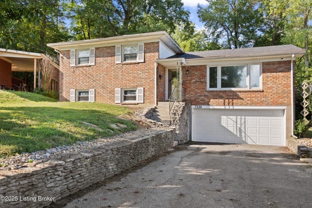 7320 Supremus Dr, Louisville