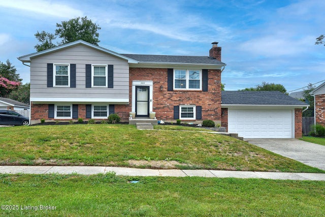 12319 Crosswinds Dr, Louisville