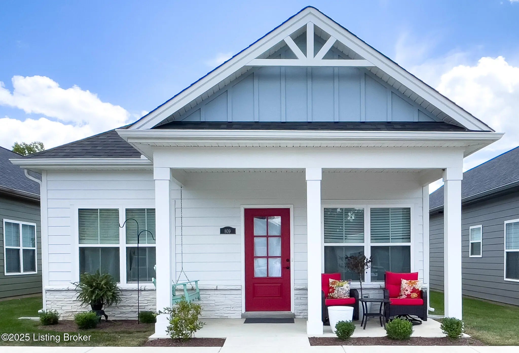 Photo of Listing #1696363