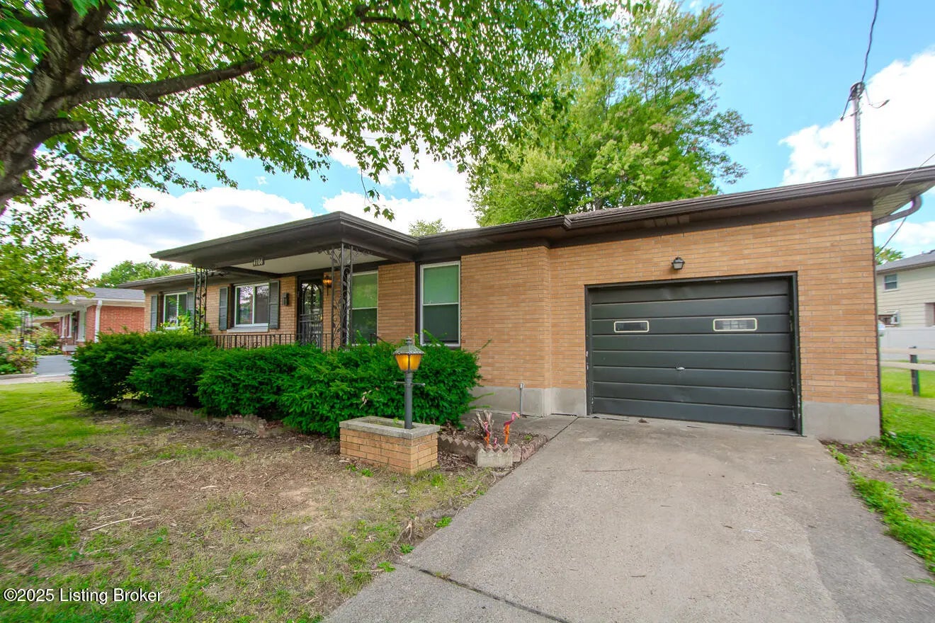 Photo of Listing #1696631