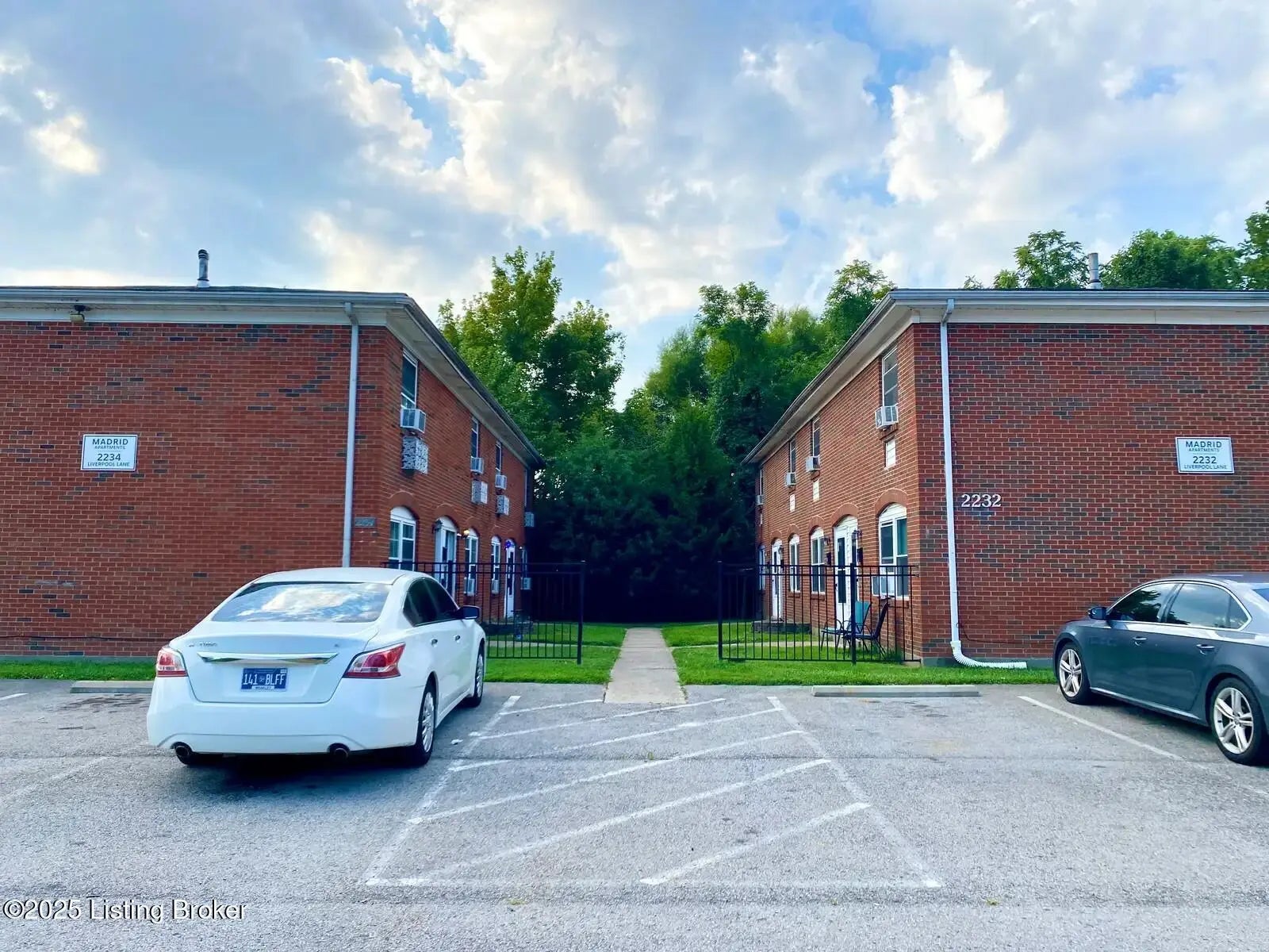 Photo of Listing #1696336