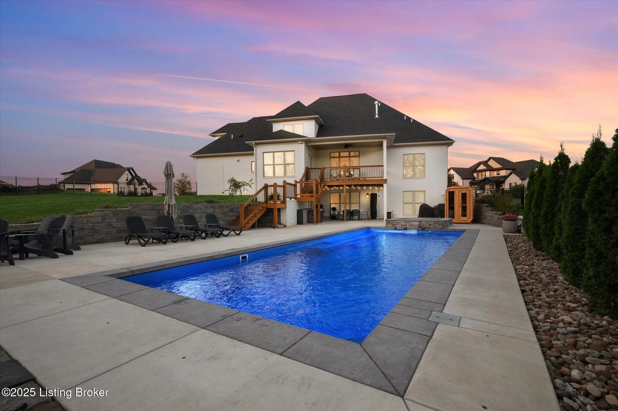 Photo of Listing #1696370