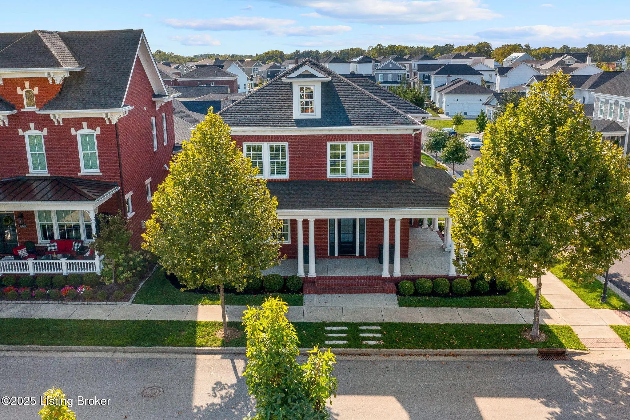 Photo of Listing #1696368