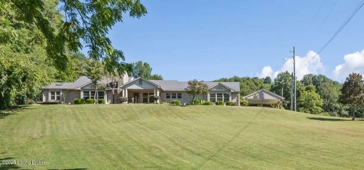 Photo of Listing #1696632